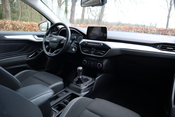 Ford FOCUS Wagon 1.0 EcoBoost Business | Trekhaak | Stoelverwarming | Camera |