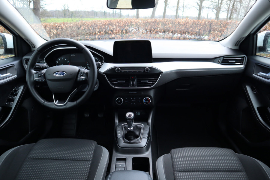 Ford FOCUS Wagon 1.0 EcoBoost Business | Trekhaak | Stoelverwarming | Camera |