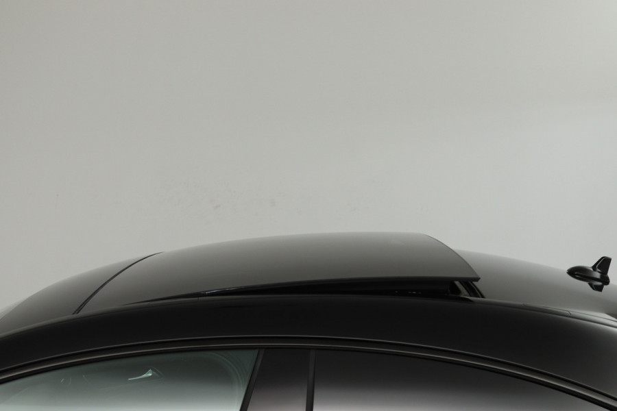 Mercedes-Benz CLA-Klasse 180 Prestige Automaat (PANORAMADAK, STOELVERWARMING, CLIMA, CAMERA)