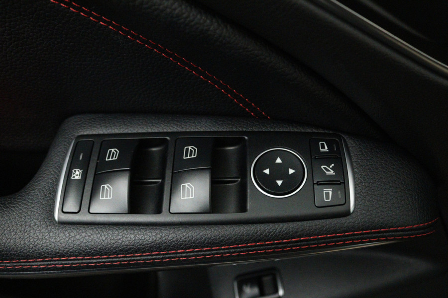 Mercedes-Benz CLA-Klasse 180 Prestige Automaat (PANORAMADAK, STOELVERWARMING, CLIMA, CAMERA)
