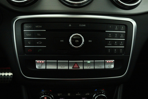 Mercedes-Benz CLA-Klasse 180 Prestige Automaat (PANORAMADAK, STOELVERWARMING, CLIMA, CAMERA)