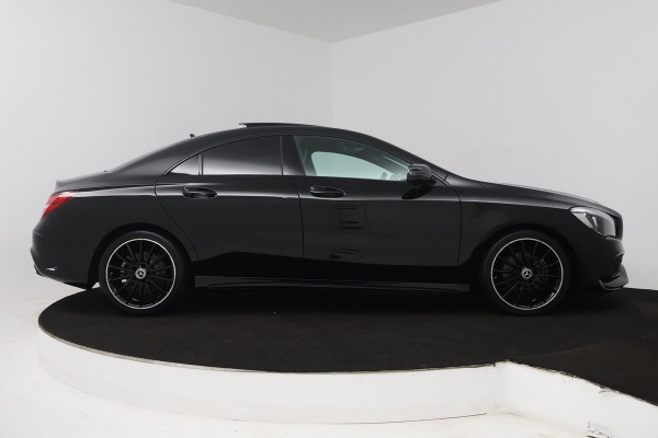 Mercedes-Benz CLA-Klasse 180 Prestige Automaat (PANORAMADAK, STOELVERWARMING, CLIMA, CAMERA)