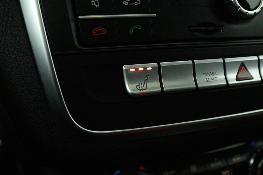 Mercedes-Benz CLA-Klasse 180 Prestige Automaat (PANORAMADAK, STOELVERWARMING, CLIMA, CAMERA)
