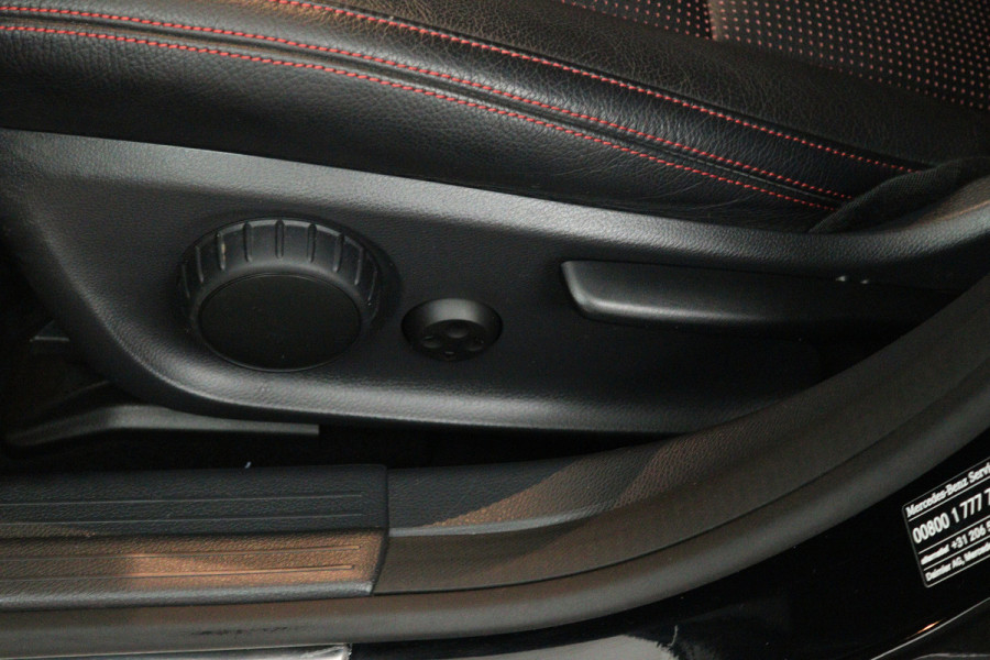 Mercedes-Benz CLA-Klasse 180 Prestige Automaat (PANORAMADAK, STOELVERWARMING, CLIMA, CAMERA)