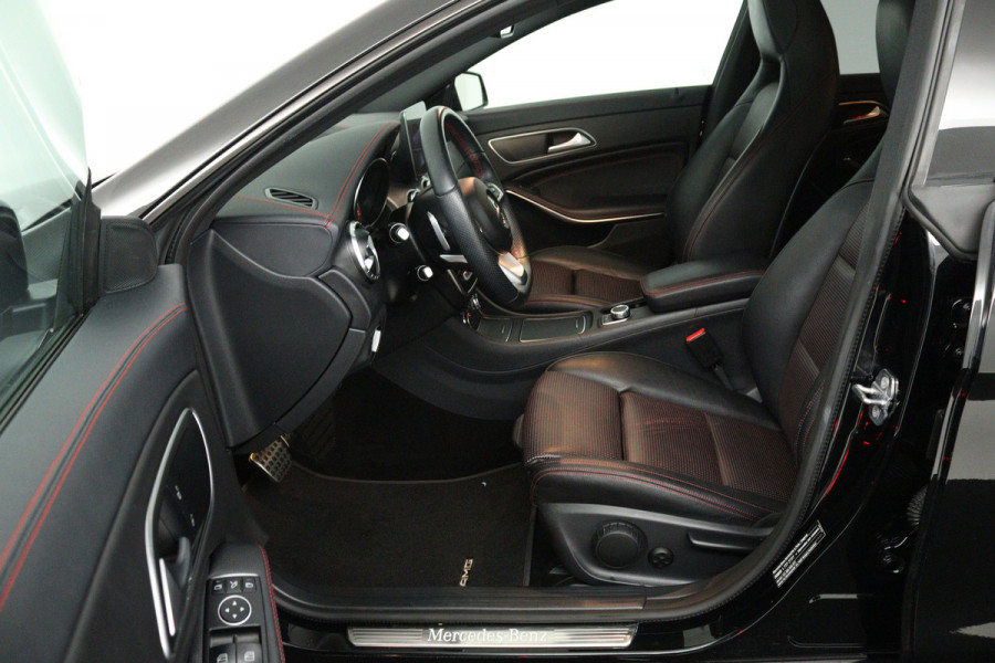 Mercedes-Benz CLA-Klasse 180 Prestige Automaat (PANORAMADAK, STOELVERWARMING, CLIMA, CAMERA)
