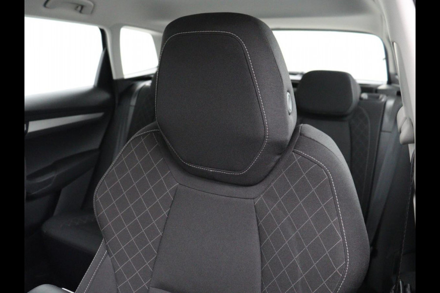 Škoda Karoq 1.0 TSI Business Edition | Carplay | Navigatie | Park Assist  | Climate control | DAB | Cruise control