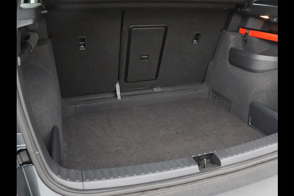 Škoda Karoq 1.0 TSI Business Edition | Carplay | Navigatie | Park Assist  | Climate control | DAB | Cruise control