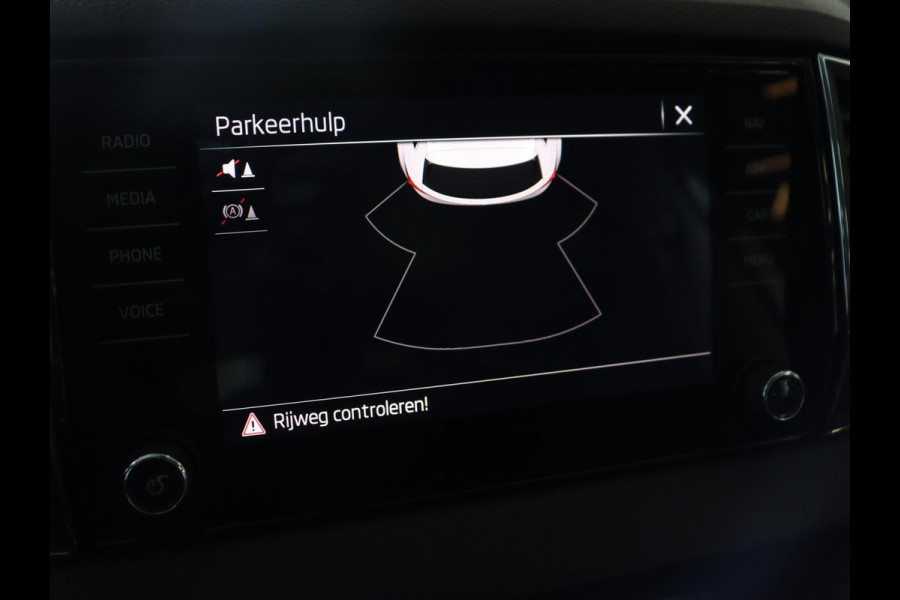 Škoda Karoq 1.0 TSI Business Edition | Carplay | Navigatie | Park Assist  | Climate control | DAB | Cruise control