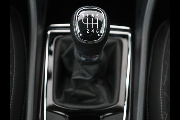 Škoda Karoq 1.0 TSI Business Edition | Carplay | Navigatie | Park Assist  | Climate control | DAB | Cruise control