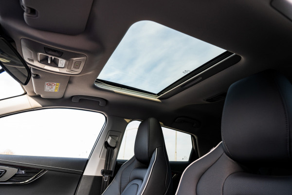 Omoda 5 1.6 T-GDi SHS-H Premium | Airco/Clima | Stuur/Stoelverwarming | Rondom Camera | Parkeersensoren | Panoramadak |