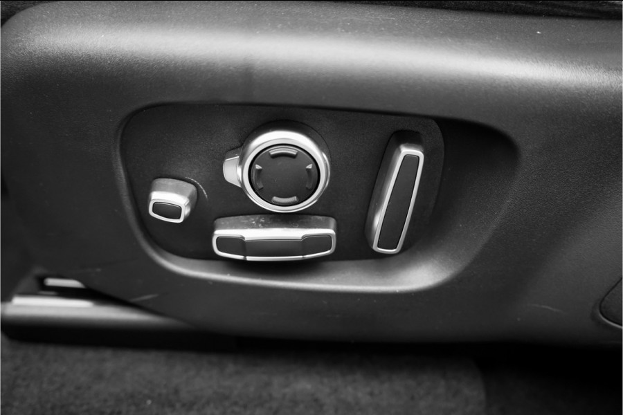 Land Rover Range Rover Velar 3.0 V6 AWD First Edition Pano Leder 22"