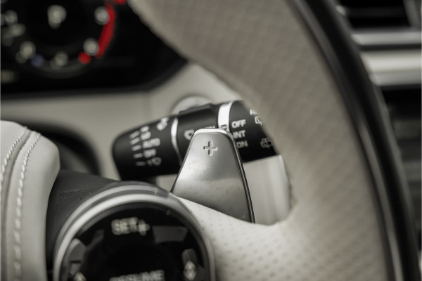 Land Rover Range Rover Velar 3.0 V6 AWD First Edition Pano Leder 22"