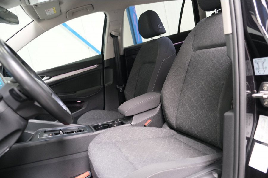 Volkswagen Golf Variant 1.0 eTSI Life Automaat - N.A.P. Airco, Cruise, Camera, Navi, PDC, Virtual display.