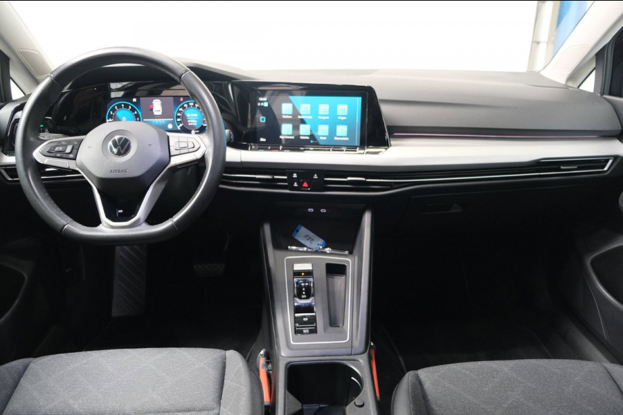 Volkswagen Golf Variant 1.0 eTSI Life Automaat - N.A.P. Airco, Cruise, Camera, Navi, PDC, Virtual display.