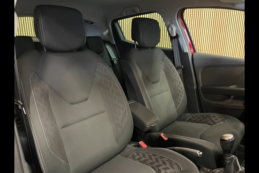 Renault Clio 0.9 TCe Limited|APPLE CARPLAY|CRUISE CONTROL|NAVIGATIE|AIRCONDITIONING|BLUETOOTH|PDC-A|LMV|LED|NETTE AUTO|NL-AUTO|NAP