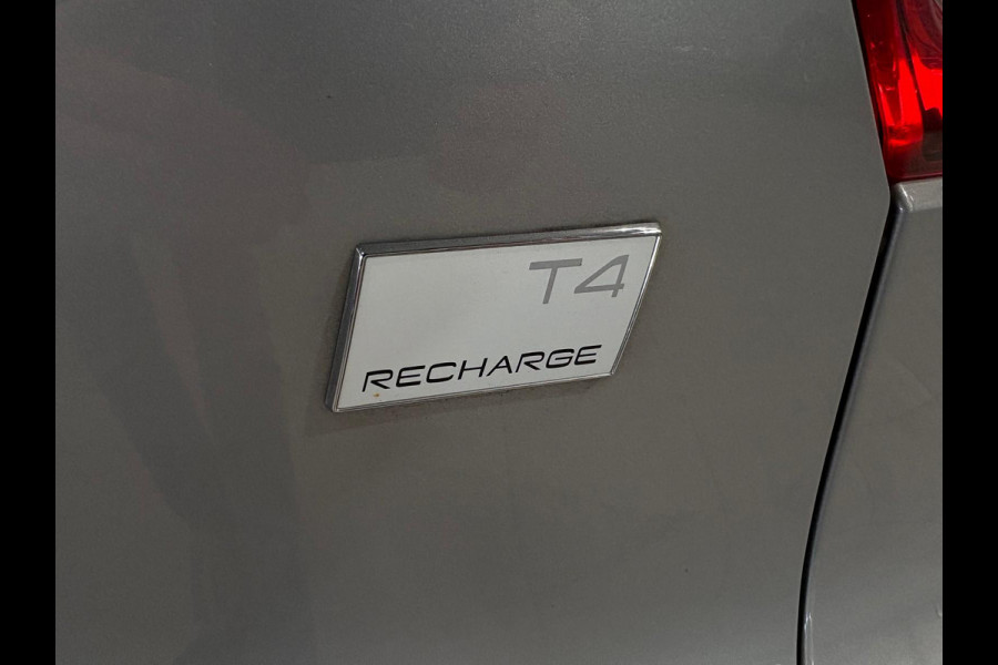 Volvo XC40 T4 Aut. Plug-in Hybrid Plus Bright Stoelverwarming Parkeercamera 211pk