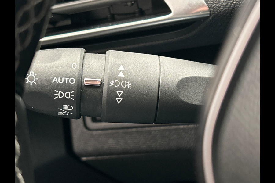 Peugeot 3008 1.2 PureTech Blue Lease Premium | Origineel NL | Focal | Trekhaak | Carplay | Camera | PDC |