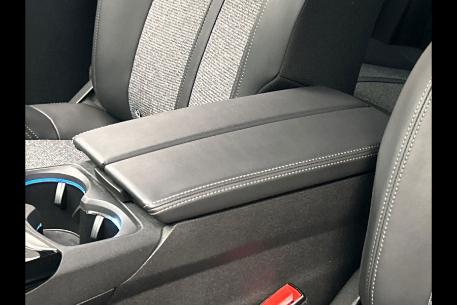 Peugeot 3008 1.2 PureTech Blue Lease Premium | Origineel NL | Focal | Trekhaak | Carplay | Camera | PDC |