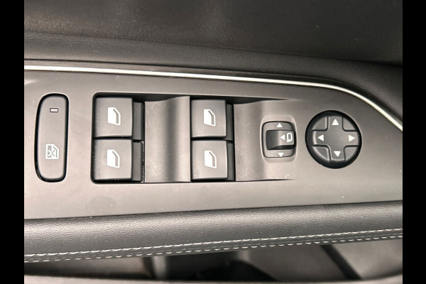 Peugeot 3008 1.2 PureTech Blue Lease Premium | Origineel NL | Focal | Trekhaak | Carplay | Camera | PDC |