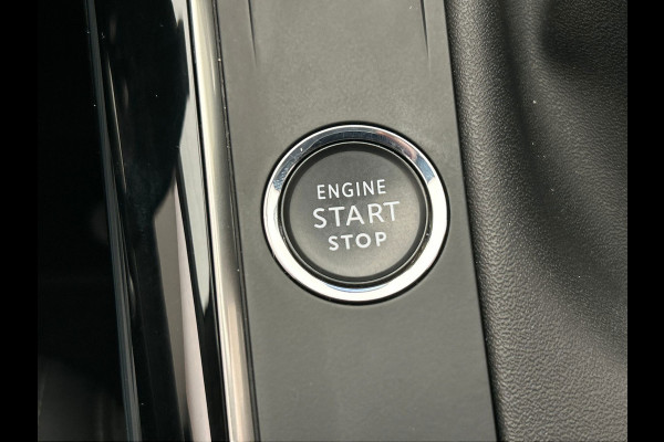 Peugeot 3008 1.2 PureTech Blue Lease Premium | Origineel NL | Focal | Trekhaak | Carplay | Camera | PDC |