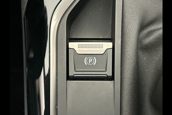 Peugeot 3008 1.2 PureTech Blue Lease Premium | Origineel NL | Focal | Trekhaak | Carplay | Camera | PDC |