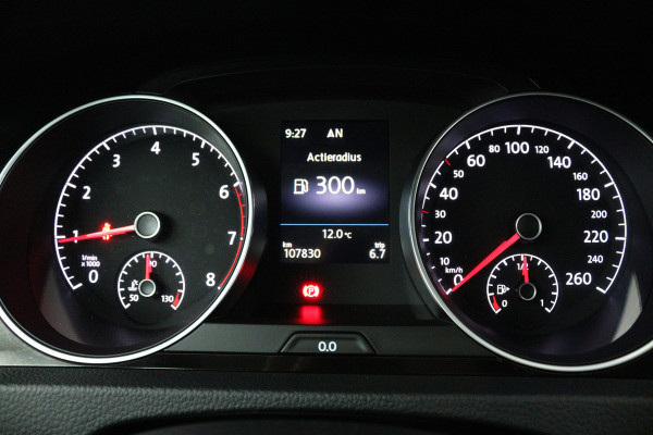 Volkswagen Golf 1.5 TSI Highline Business R-Line (NAVIGATIE, STOELVERWARMING, LED, MASSAGE STOELEN, PDC)