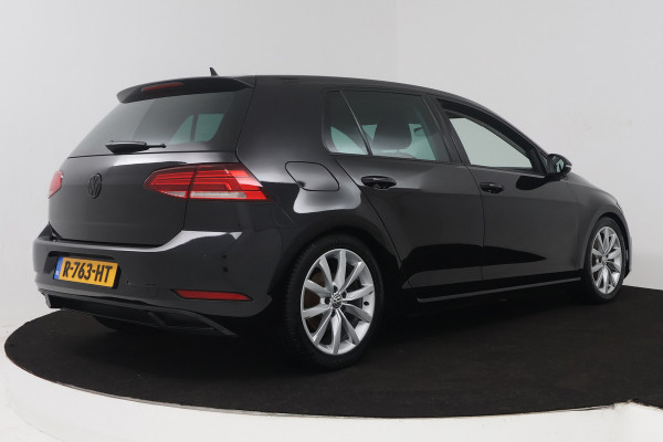 Volkswagen Golf 1.5 TSI Highline Business R-Line (NAVIGATIE, STOELVERWARMING, LED, MASSAGE STOELEN, PDC)
