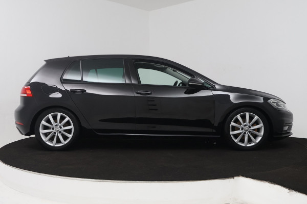 Volkswagen Golf 1.5 TSI Highline Business R-Line (NAVIGATIE, STOELVERWARMING, LED, MASSAGE STOELEN, PDC)