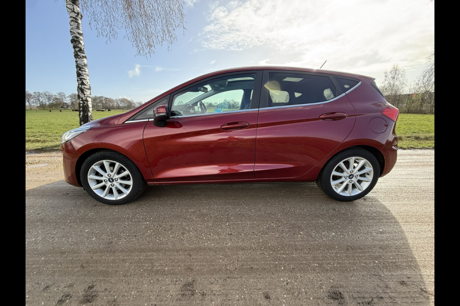Ford Fiesta 1.0 EcoBoost Vignale | PANORAMADAK | AUTOMAAT | TREKHAAK | CAMERA | PDC | LMV |