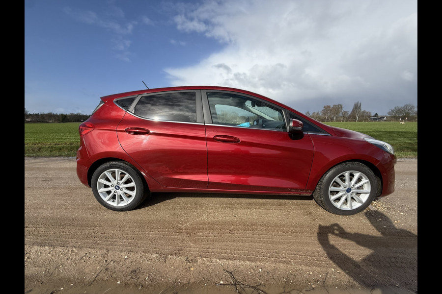 Ford Fiesta 1.0 EcoBoost Vignale | PANORAMADAK | AUTOMAAT | TREKHAAK | CAMERA | PDC | LMV |
