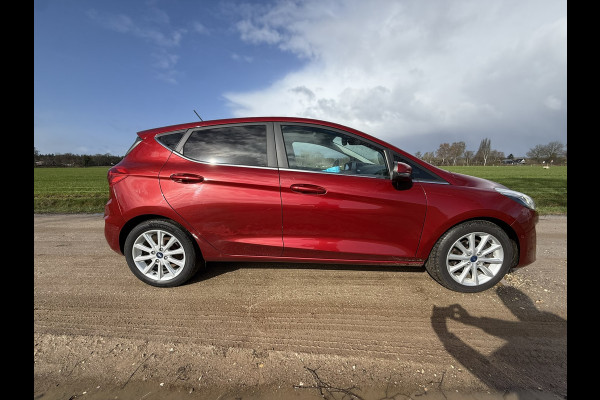 Ford Fiesta 1.0 EcoBoost Vignale | PANORAMADAK | AUTOMAAT | TREKHAAK | CAMERA | PDC | LMV |