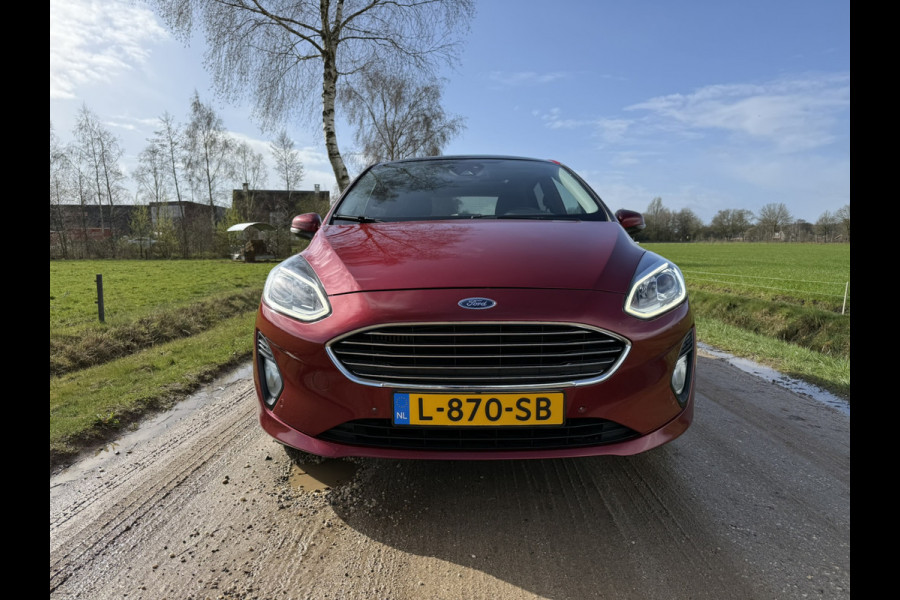 Ford Fiesta 1.0 EcoBoost Vignale | PANORAMADAK | AUTOMAAT | TREKHAAK | CAMERA | PDC | LMV |