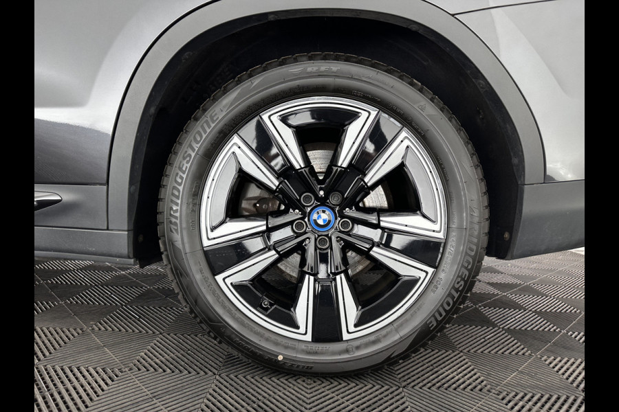 BMW iX3 High Executive 80 kWh [ 3-Fase-11kW ] {SOH-99%} (INCL-BTW) Aut. *HEATPUMP | PANO | LEATHER | HARMAN/KARDON | FULL-LED | BLINDSPOT | MEMORY-PACK | DIGI-COCKPIT | HEATED-SPORTSEATS | KEYLESS | TOPVIEW | DAB+ | NAVI-FULLMAP | HEAD-UP | ...