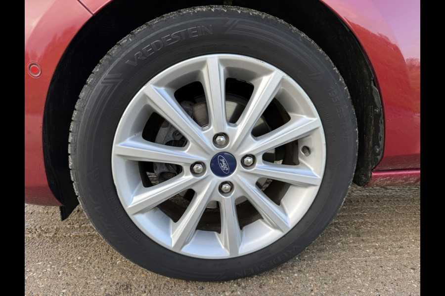 Ford Fiesta 1.0 EcoBoost Vignale | PANORAMADAK | AUTOMAAT | TREKHAAK | CAMERA | PDC | LMV |
