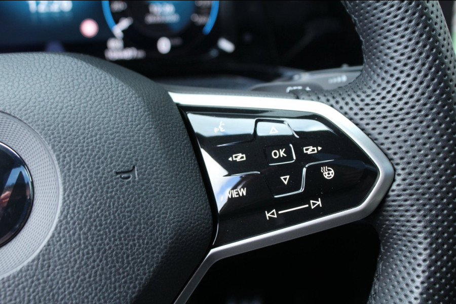 Volkswagen Golf 1.5 eTSI 150pk R-Line DSG7 Panoramadak IQ-Light