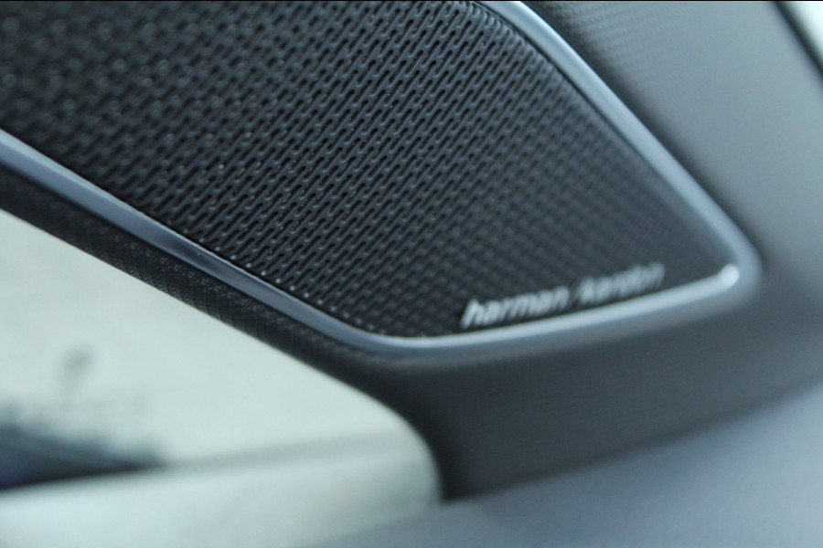 Volkswagen Golf 1.5 eTSI 150pk R-Line DSG7 Panoramadak IQ-Light