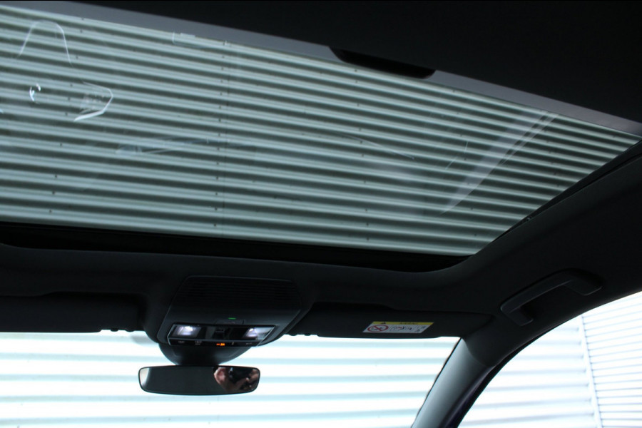 Volkswagen Golf 1.5 eTSI 150pk R-Line DSG7 Panoramadak IQ-Light