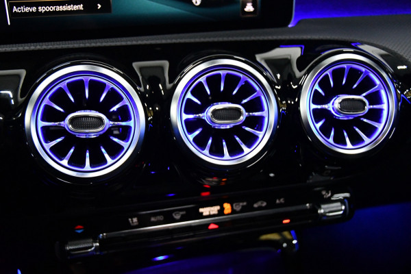 Mercedes-Benz A-Klasse 220 Premium Plus Amg Night Pano*Sfeer