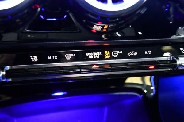 Mercedes-Benz A-Klasse 220 Premium Plus Amg Night Pano*Sfeer
