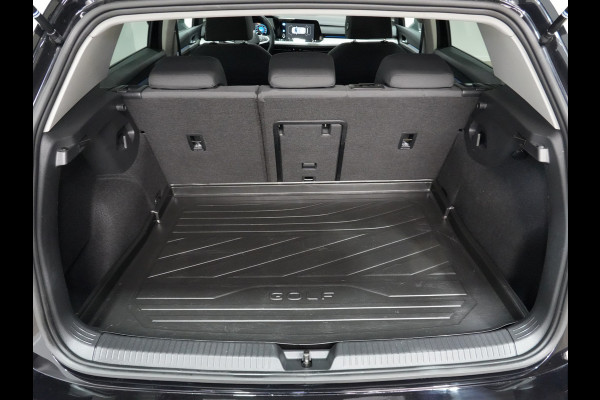 Volkswagen Golf 1.0 TSI 110pk Life Business Navigatie Stoelverwarming Pdc Acc 253