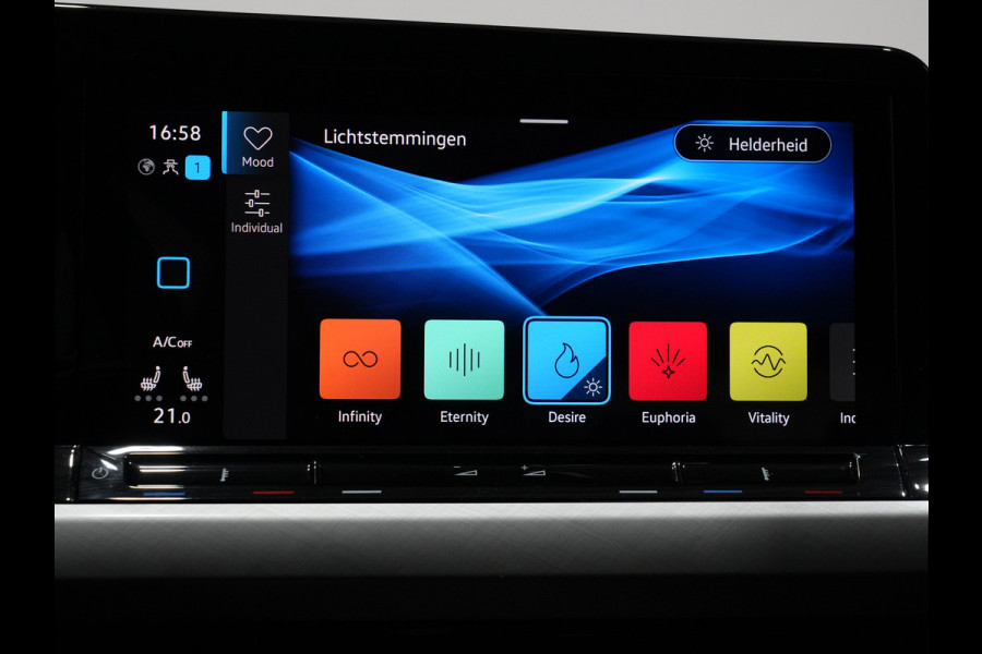 Volkswagen Golf 1.0 TSI 110pk Life Business Navigatie Stoelverwarming Pdc Acc 253