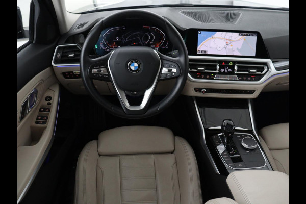 BMW 3-serie 320i High Executive Edition | Panoramadak | Leder | Stoel & Stuurverwarming | Adaptive Cruise | Sfeerverlichting