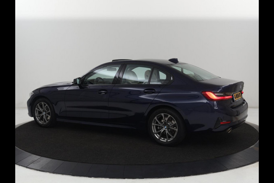 BMW 3-serie 320i High Executive Edition | Panoramadak | Leder | Stoel & Stuurverwarming | Adaptive Cruise | Sfeerverlichting