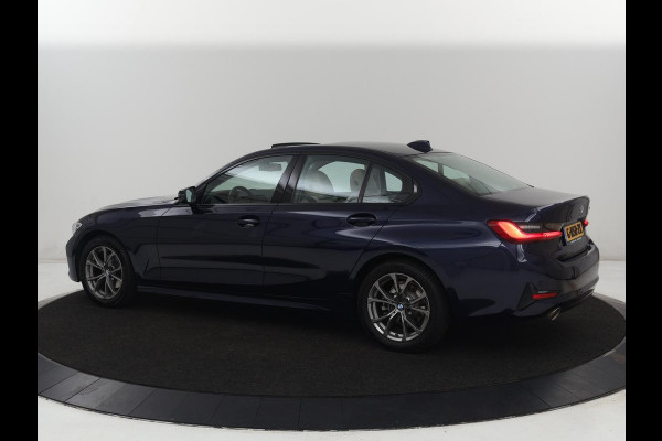 BMW 3-serie 320i High Executive Edition | Panoramadak | Leder | Stoel & Stuurverwarming | Adaptive Cruise | Sfeerverlichting