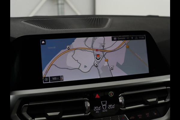 BMW 3-serie 320i High Executive Edition | Panoramadak | Leder | Stoel & Stuurverwarming | Adaptive Cruise | Sfeerverlichting