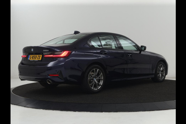 BMW 3-serie 320i High Executive Edition | Panoramadak | Leder | Stoel & Stuurverwarming | Adaptive Cruise | Sfeerverlichting
