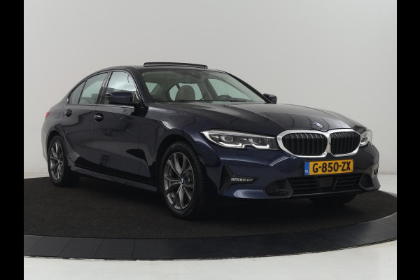 BMW 3-serie 320i High Executive Edition | Panoramadak | Leder | Stoel & Stuurverwarming | Adaptive Cruise | Sfeerverlichting