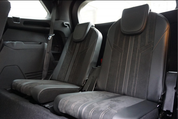 Peugeot 5008 1.2 PureTech GT SPORT | LEER/ Alcantara | Sfeerverlichting | APPLE | NL auto | Dealer onderhouden |