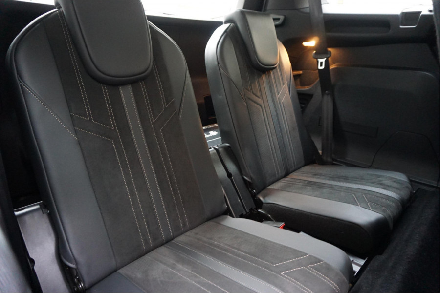 Peugeot 5008 1.2 PureTech GT SPORT | LEER/ Alcantara | Sfeerverlichting | APPLE | NL auto | Dealer onderhouden |