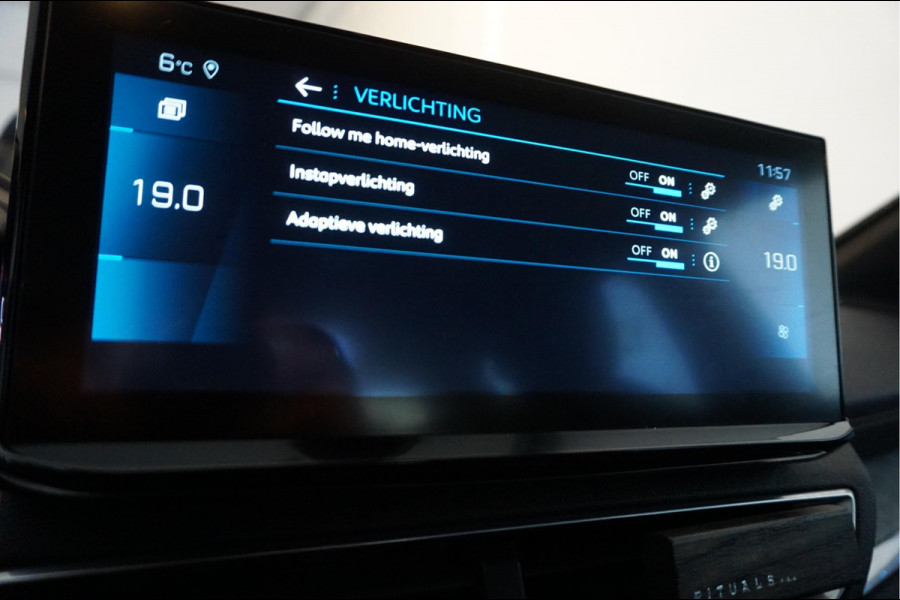 Peugeot 5008 1.2 PureTech GT SPORT | LEER/ Alcantara | Sfeerverlichting | APPLE | NL auto | Dealer onderhouden |